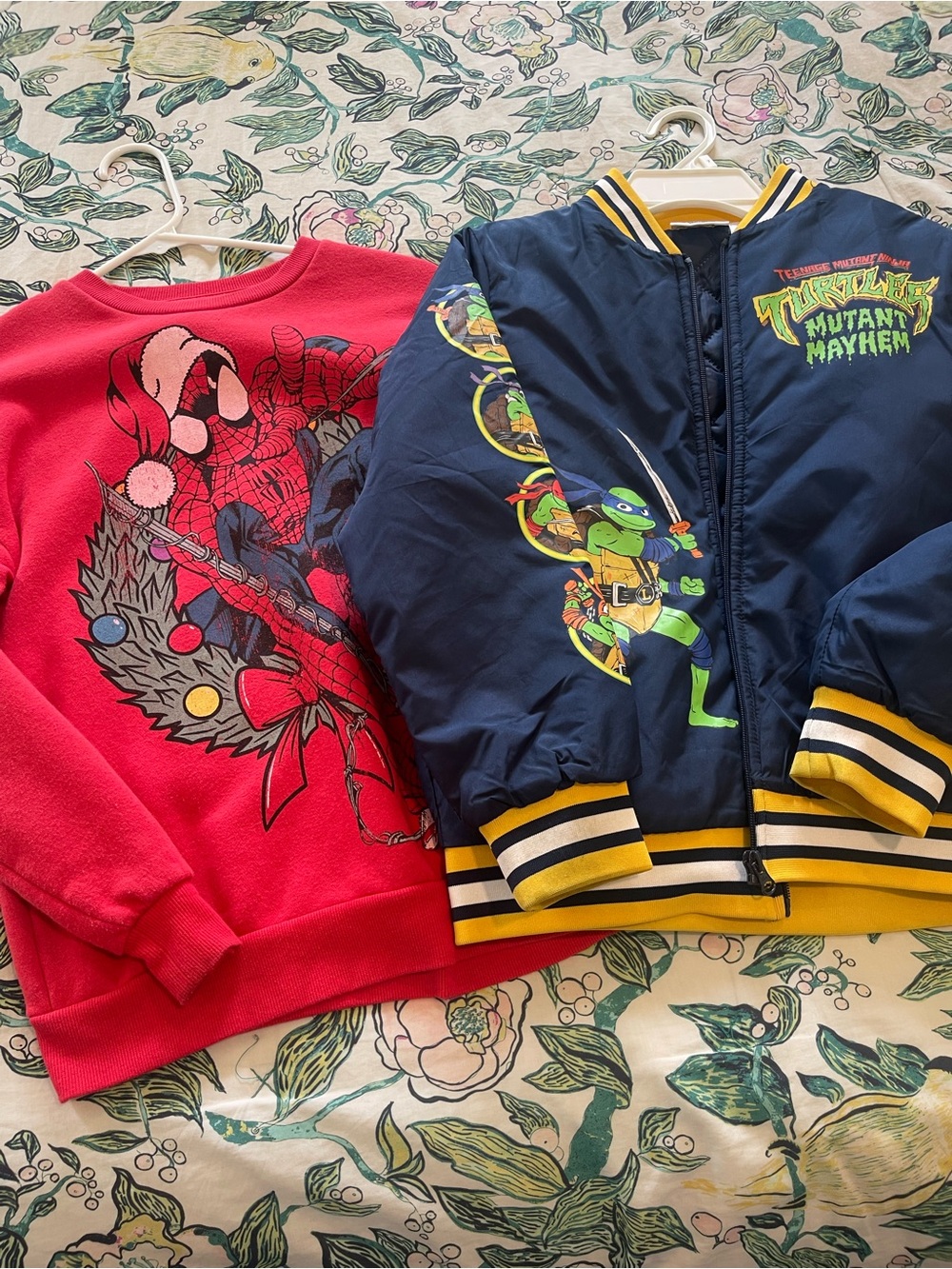 Boys Christmas Spider-Man sweatshirt/TMNT jacket size 10-12